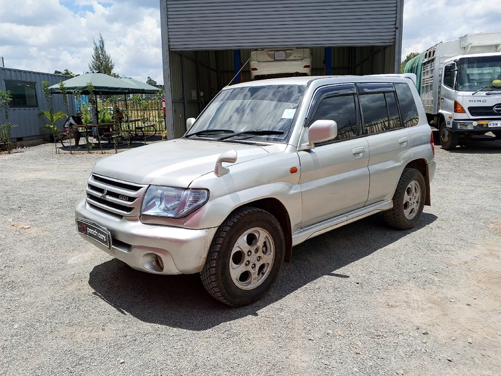 Mitsubishi Pajero sẽ có 2 bản nhỏ hơn: Một đấu CX-5 bằng linh kiện Outlander, một bản tận dụng từ Xforce - Ảnh 2.