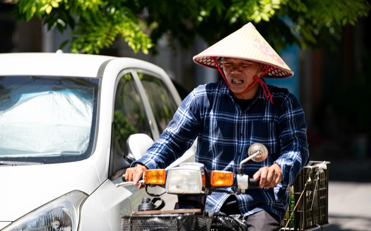 Thời tiết hôm nay 8-8: Nắng nóng trở lại Bắc Bộ, Nam Bộ chiều mưa dông - Ảnh 2.