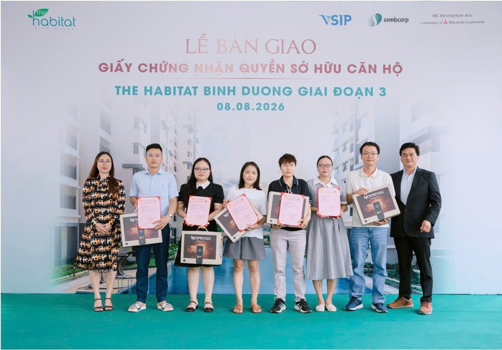 The Habitat Bình Dương trao sổ hồng cho cư dân sau 6 tháng bàn giao - Ảnh 1.
