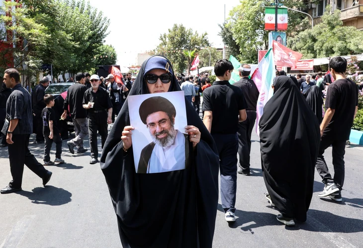 Tin đồn 'gây sốc' từ bên trong Iran về sức khỏe của Lãnh tụ tối cao Mojtaba Khamenei - Ảnh 1.