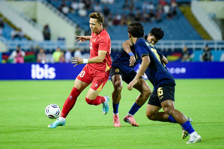 Hàng thủ âu lo của tuyển Việt Nam tại ASEAN Cup 2026 - Ảnh 1.