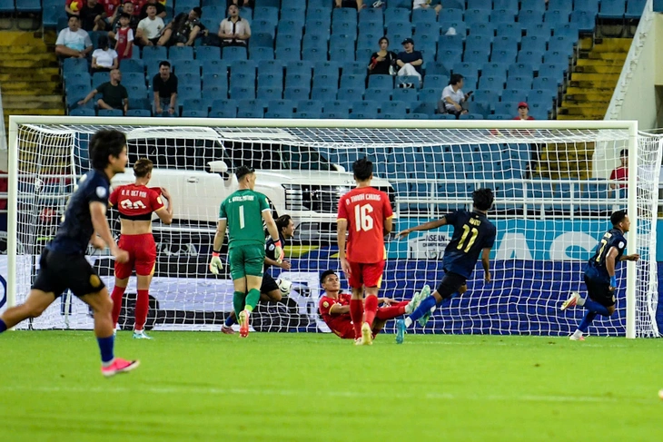 Lê Giang Patrik nói gì khi để thủng lưới bàn đầu tiên? - Ảnh 1.