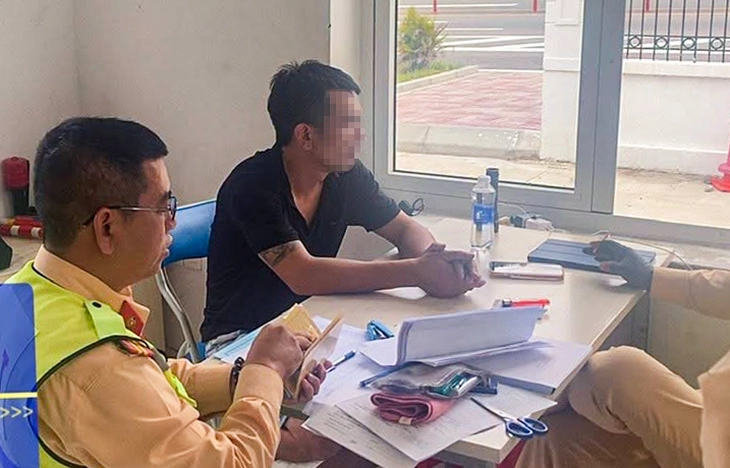 Tài xế làm rơi vãi vật liệu khiến hơn 100 xe hư hỏng trên cao tốc có bị xử lý hình sự? - Ảnh 1.