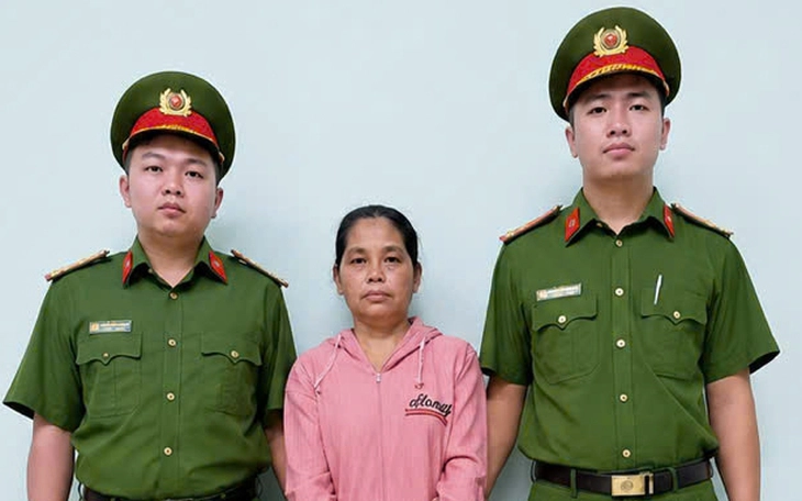 Kiểm tra pháp lý hoạt động trường mầm non có giáo viên bắn dây thun vào bàn chân trẻ - Ảnh 2.
