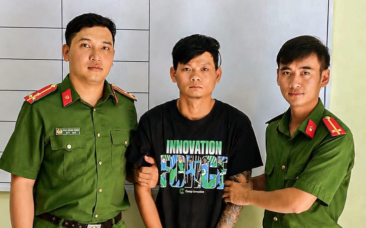 Bắt người đàn ông có lệnh truy nã của Công an TP.HCM - Ảnh 1.