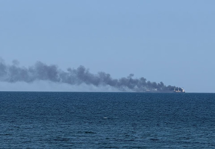 Nga tuyên bố tấn công tàu chở vũ khí cho Ukraine trên Biển Đen - Ảnh 1.