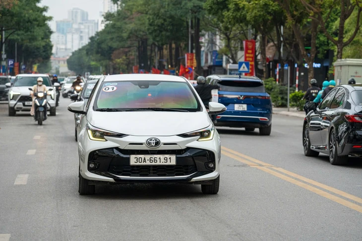 Toyota vẫn là 'vua doanh số', xe điện bán kỷ lục - Ảnh 1.