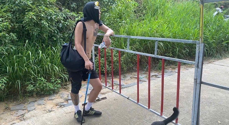 Sơn Trà đẹp mê hoặc nhưng không phải cung đường nào cũng được đi - Ảnh 3.