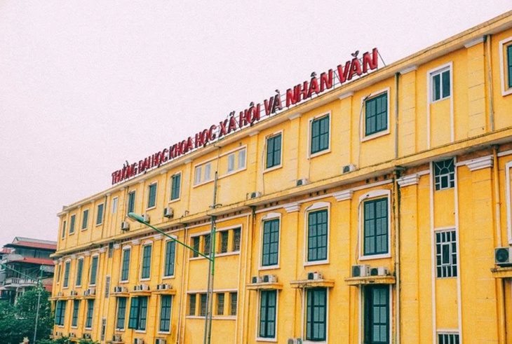 Điểm chuẩn ngành báo chí giảm chưa từng có, nhà trường nói gì? - Ảnh 1.