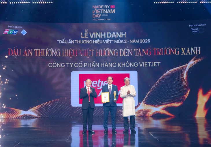 Vietjet được vinh danh ‘Dấu ấn Thương hiệu Việt hướng tới tăng trưởng xanh’ - Ảnh 1.