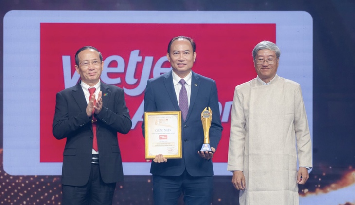 Vietjet được vinh danh ‘Dấu ấn Thương hiệu Việt hướng tới tăng trưởng xanh’ - Ảnh 2.