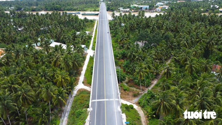 Ngắm tuyến đường ven sông Tiền tuyệt đẹp từ hình ảnh flycam - Ảnh 3.