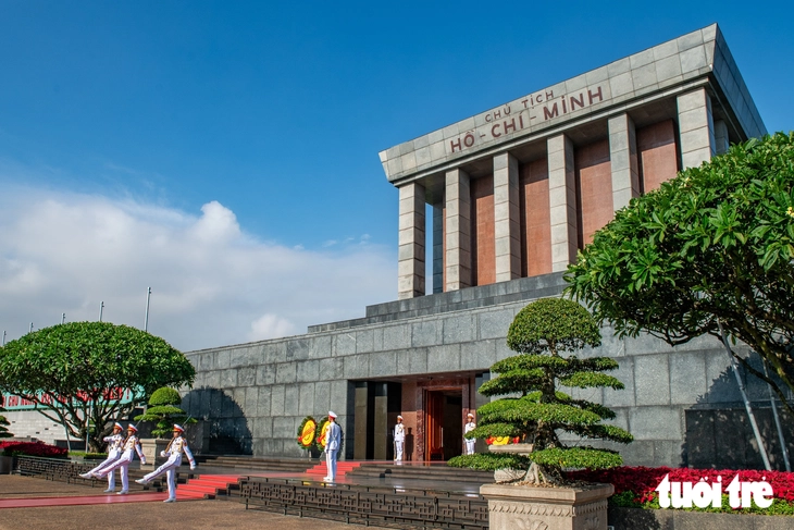 Tạm dừng tổ chức viếng Lăng Chủ tịch Hồ Chí Minh từ ngày 4-9 - Ảnh 1.