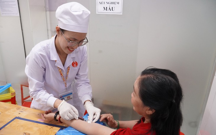 Khánh Hòa yêu cầu 'tăng tốc' khám sức khỏe cho toàn dân - Ảnh 2.