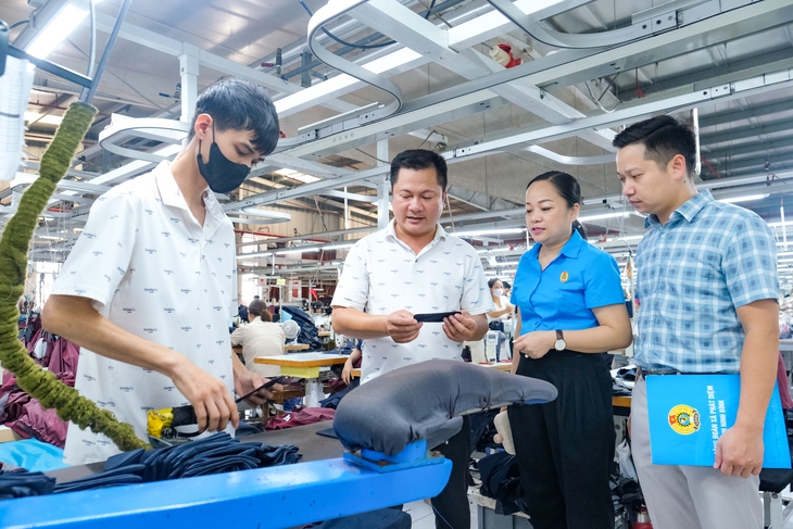 Mức phạt mới cho doanh nghiệp giữ bằng cấp hoặc trả lương thử việc thấp cho người lao động - Ảnh 2.