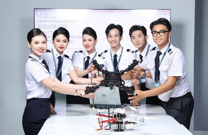 Bất ngờ nhóm ngành tăng 4-6 điểm - Ảnh 1.