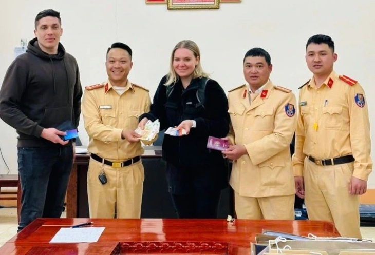 Từ công nhân làm thuê thành người kể chuyện du lịch Hà Giang sở hữu cộng đồng 2 triệu thành viên - Ảnh 3.