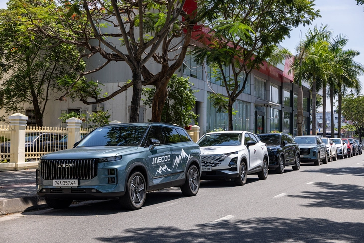 Tin tức giá xe: Omoda C5, Jaecoo J7 lăn bánh giảm hàng chục triệu, gây áp lực cho cả xe nhóm dưới - Ảnh 1.