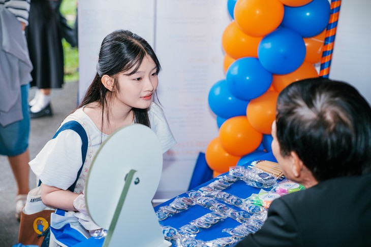 Điểm chuẩn Trường ĐH Kinh tế - Luật 6 ngành từ 85 điểm trở lên, nhiều kỷ lục được tạo lập - Ảnh 1.