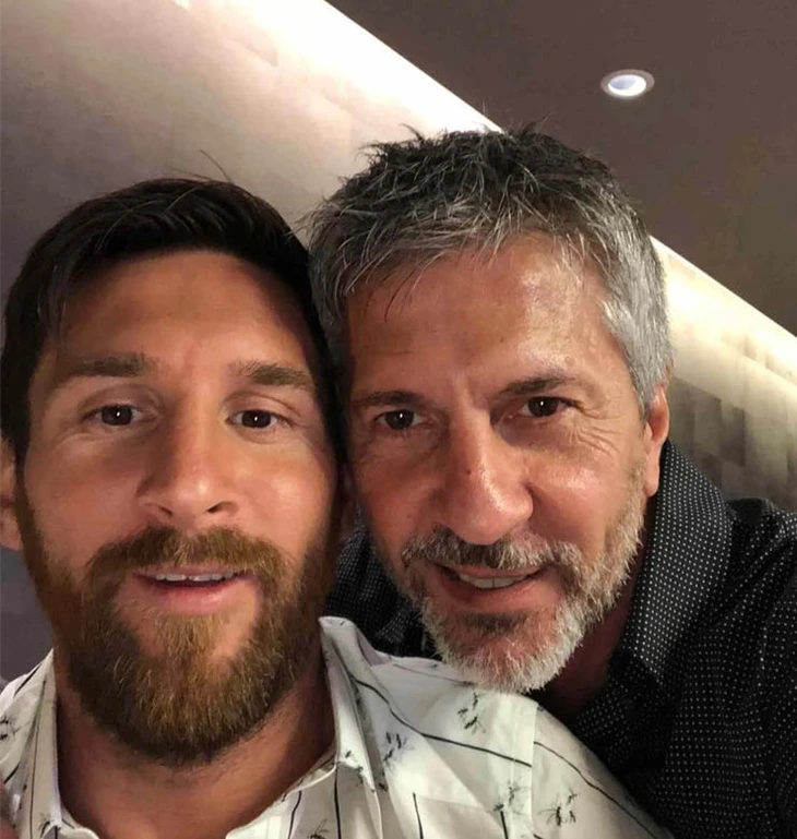 Thế giới bóng đá hướng về Messi - Ảnh 1.