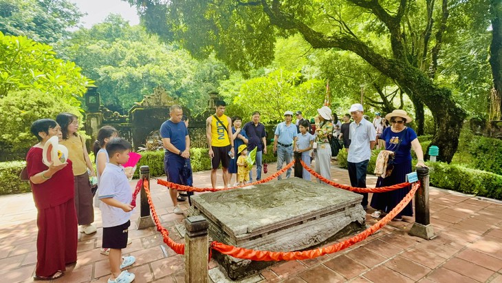 Gần nửa triệu khách du lịch đổ về Ninh Bình trong 3 ngày đầu nghỉ lễ 2-9 - Ảnh 4.