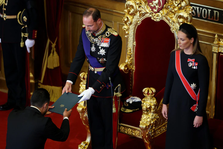 Tân Nhà Vua Na Uy Haakon VIII tuyên thệ trước Quốc hội - Ảnh 2.