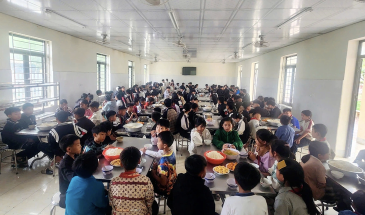 Điện Biên rà soát chính sách hỗ trợ học sinh sau vụ trường kêu gọi hỗ trợ gạo - Ảnh 1.