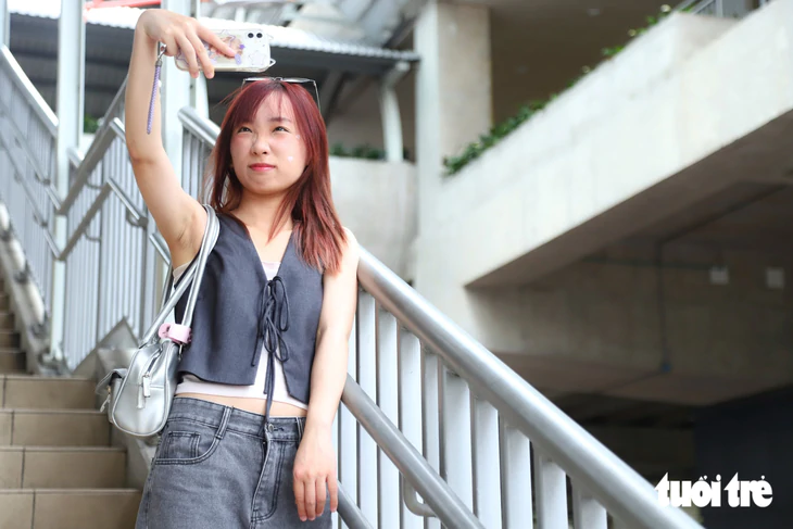 Vi vu trung tâm TP.HCM dịp lễ 2-9 bằng giao thông công cộng - Ảnh 7.