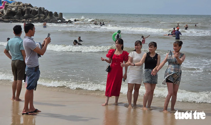 Dịp lễ 2-9 nghỉ dài ngày, Mũi Né hưởng lợi vì các gần thành phố lớn - Ảnh 1.