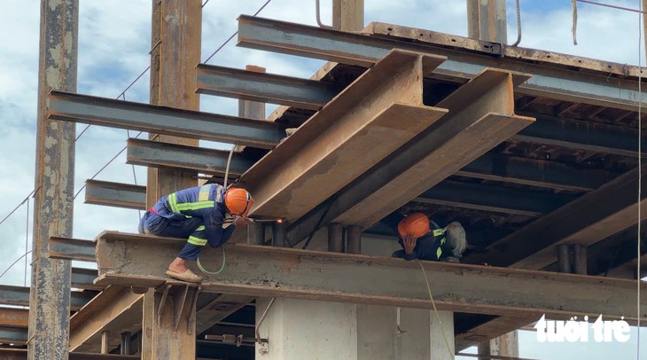 Kỳ lễ 2-9 đặc biệt trên công trường cao tốc Mỹ An - Cao Lãnh - Ảnh 5.