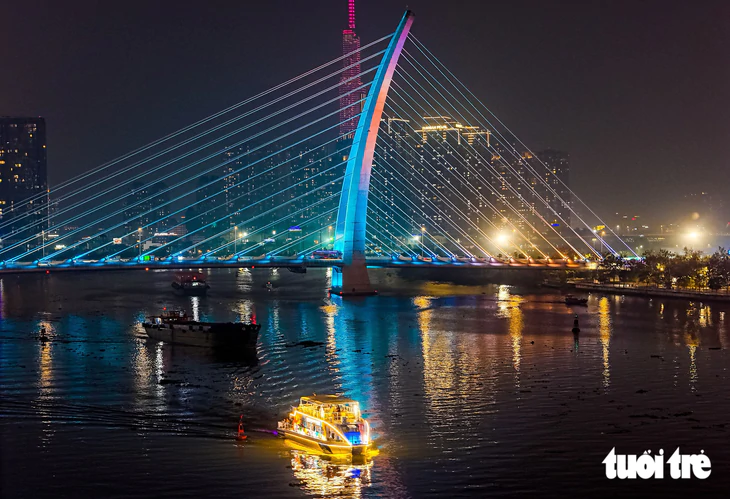 Ngày mai 2-9, metro số 1 miễn phí, buýt sông TP.HCM tăng chuyến - Ảnh 2.