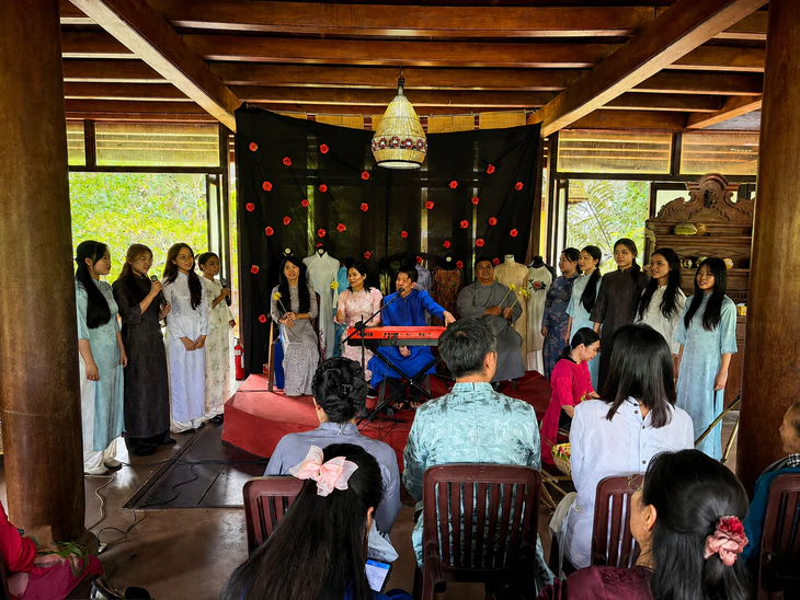 Lễ 2-9: Du khách đổ xô tìm trải nghiệm mới, nhiều điểm vui chơi thắng lớn - Ảnh 2.