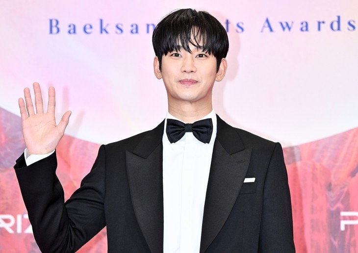 Kim Soo Hyun xác nhận tham gia Asia Artist Awards, tái xuất mạnh mẽ sau bê bối - Ảnh 1.