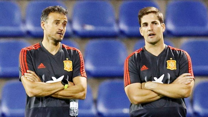 Tuyển Hàn Quốc bổ nhiệm HLV từng 'đâm sau lưng' ông Luis Enrique - Ảnh 1.