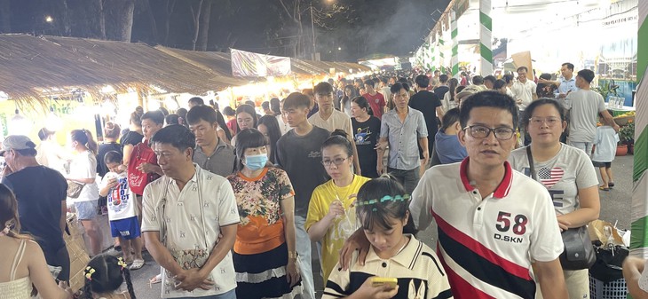 Lễ 2 - 9 tại Cần Thơ: Cồn Sơn quá tải khách tham quan trong Tuần lễ ẩm thực 2026 - Ảnh 1.