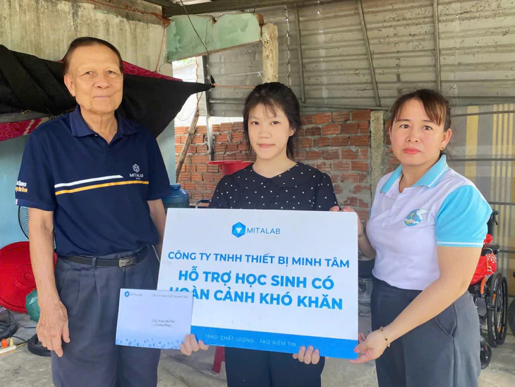 Phụ nữ Đà Nẵng huy động hơn 1,3 tỷ đồng tiếp bước đến trường - Ảnh 1.