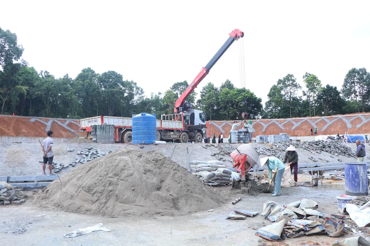 Sắp khánh thành tượng đài 'Bác Hồ với ngày hội non sông' ở Đền Hùng - Ảnh 3.