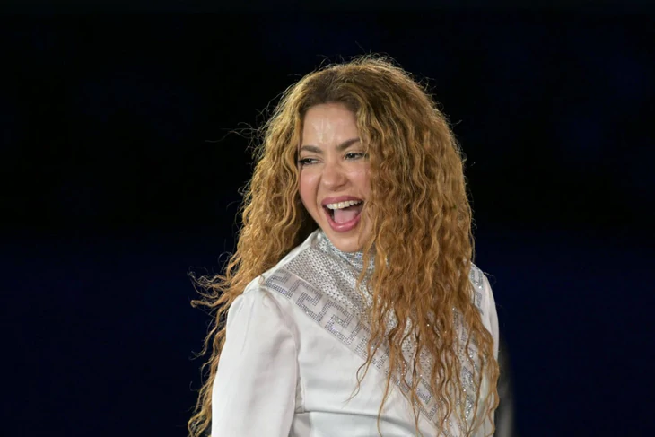 Shakira, Ariana Grande thống trị đường đua âm nhạc mùa hè - Ảnh 3.