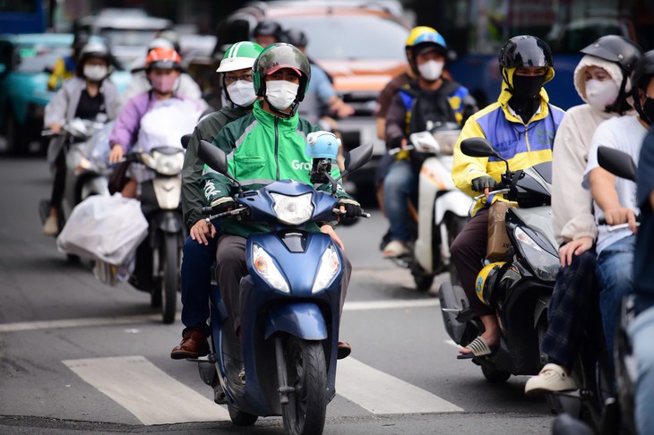 Grab: "Chúng tôi đang nghiêm túc đánh giá tình hình" - Ảnh 1.