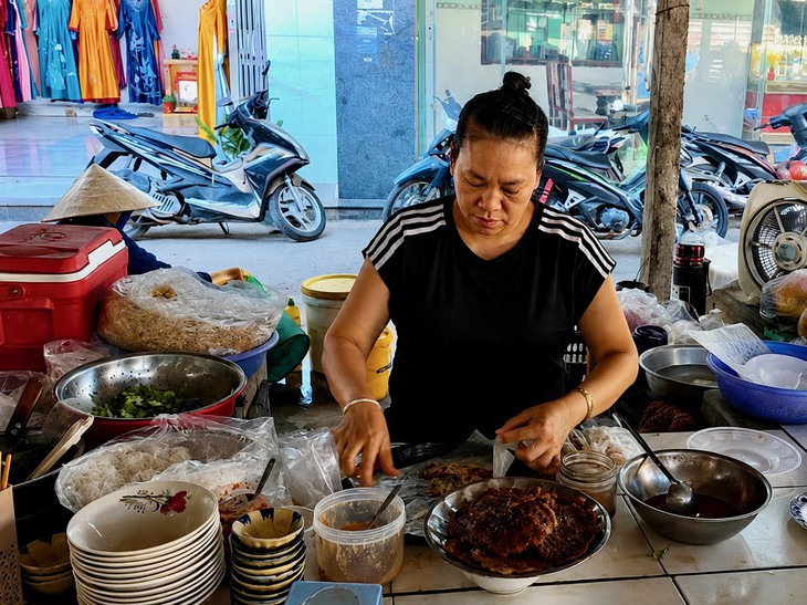 Tân sinh viên vào đại học với cảnh nhà người cha mù lòa, em trai tự kỷ - Ảnh 7.