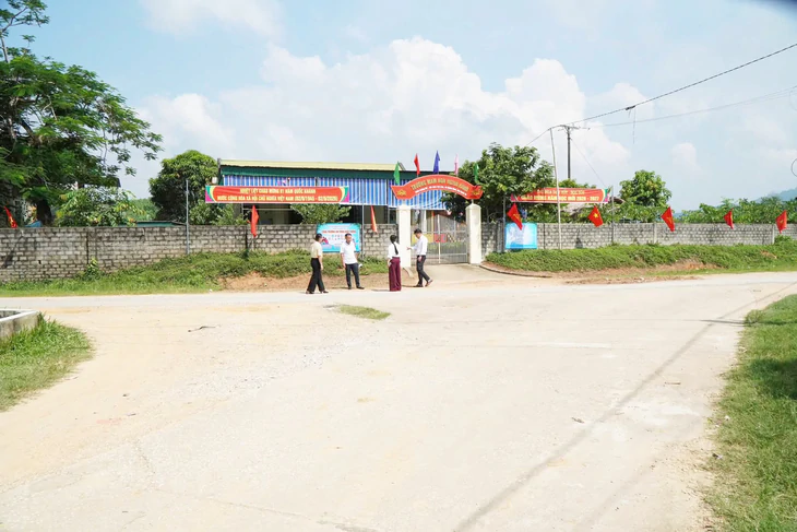 Cô giáo mầm non mất một chân sau tai nạn, hai con thơ ngóng mẹ - Ảnh 2.