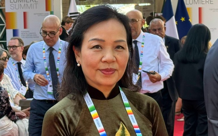 Hàng trăm người cùng hàng tấn thiết bị vào quay phim ở Văn Miếu - Quốc Tử Giám được không? - Ảnh 4.