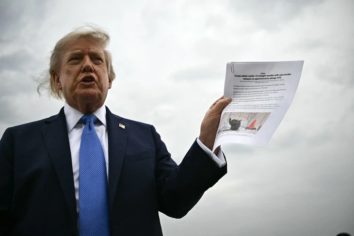 Chính quyền ông Trump đề xuất loại người nhập cư khỏi cuộc điều tra dân số - Ảnh 1.