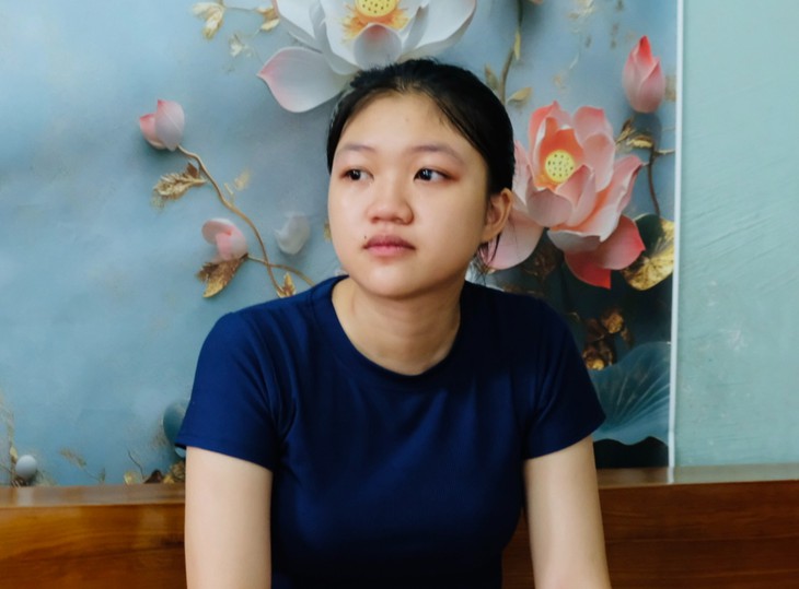 Tân sinh viên vào đại học với cảnh nhà người cha mù lòa, em trai tự kỷ - Ảnh 1.