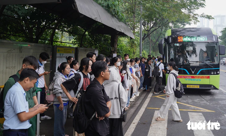 Tăng xe buýt, sinh viên ký túc xá Đại học Quốc gia TP.HCM di chuyển thuận lợi  - Ảnh 3.