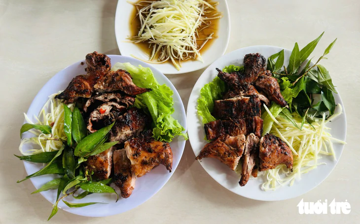 Mùa nước nổi về Tràm Chim dỡ chà, dỡ lợp, hái rau rừng, ăn cá linh - Ảnh 7.