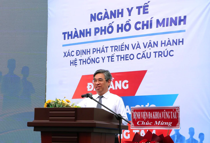Phó bí thư Nguyễn Phước Lộc: Đưa bác sĩ trẻ về gần dân, nâng chất y tế cơ sở - Ảnh 1.
