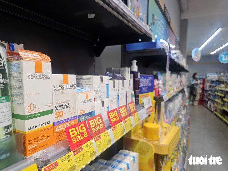 Kem chống nắng bị thu hồi tại nhiều quốc gia có doanh thu chục tỉ trên chợ mạng Việt - Ảnh 2.