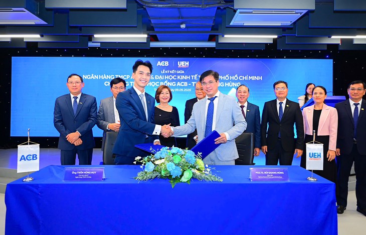 ACB và UEH khởi động Học bổng ACB - Trần Mộng Hùng - Ảnh 1.