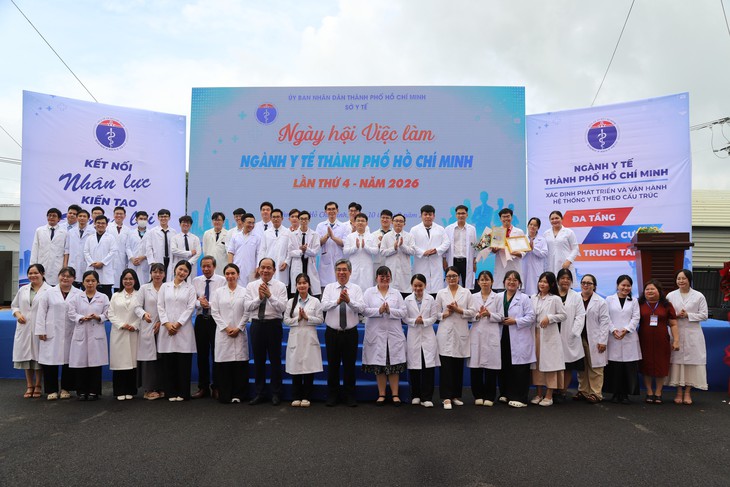 Phó bí thư Nguyễn Phước Lộc: Đưa bác sĩ trẻ về gần dân, nâng chất y tế cơ sở - Ảnh 3.